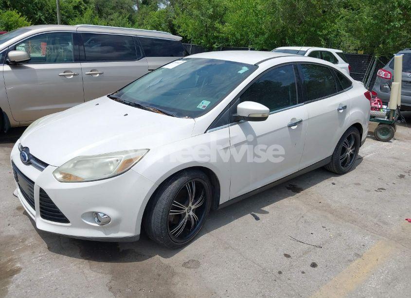 Photo 2 of 2012 Ford Focus SEL (VIN 1FAHP3H2XCL231504)