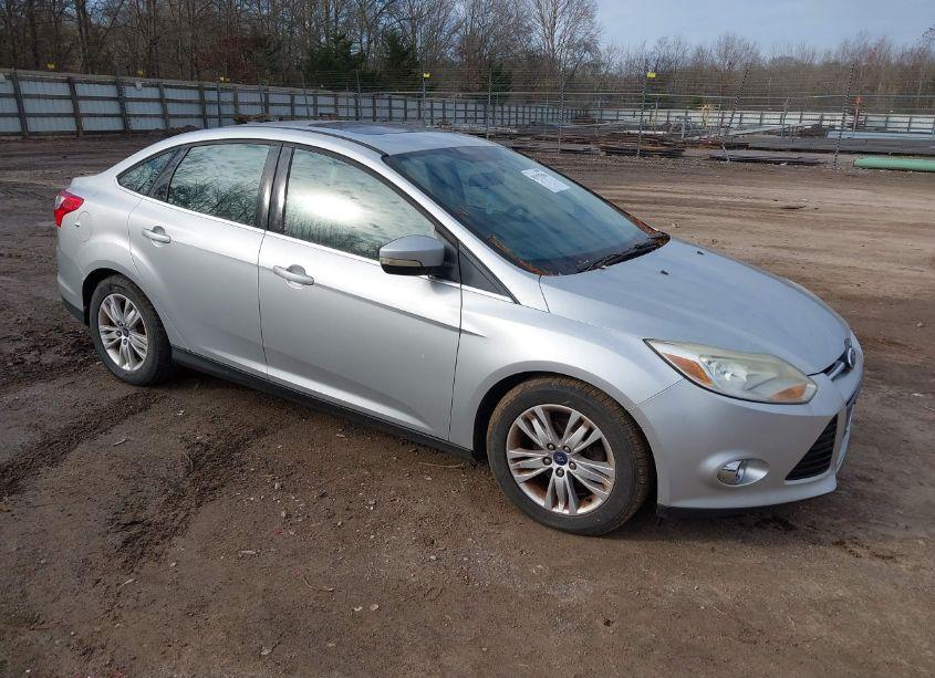 2012 Ford Focus SEL (VIN 1FAHP3H2XCL246598) main photo