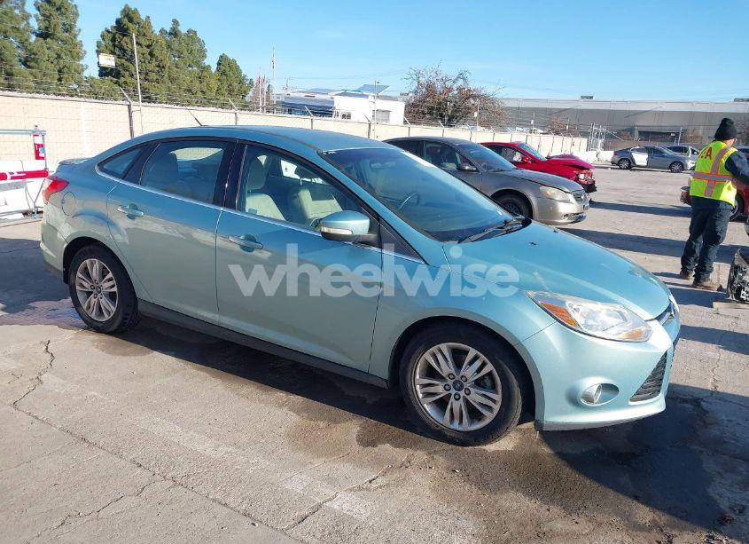 2012 Ford Focus SEL (VIN 1FAHP3H2XCL394444) main photo