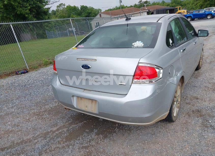 Photo 17 of 2010 Ford Focus SEL (VIN 1FAHP3HN0AW135807)