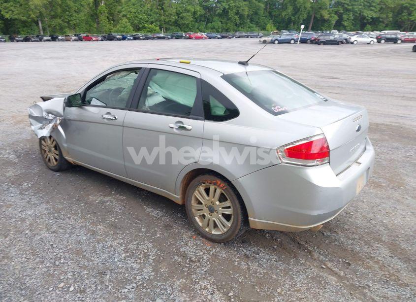 Photo 3 of 2010 Ford Focus SEL (VIN 1FAHP3HN0AW135807)
