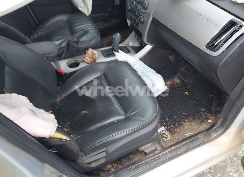 Photo 5 of 2010 Ford Focus SEL (VIN 1FAHP3HN0AW135807)