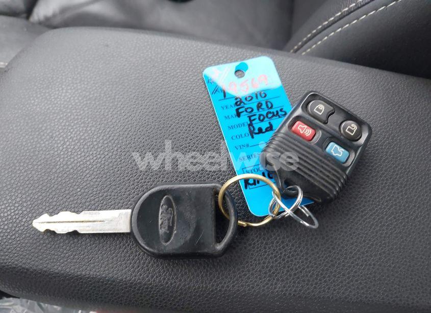 Photo 11 of 2010 Ford Focus SEL (VIN 1FAHP3HN0AW166197)