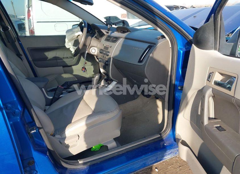 Photo 5 of 2010 Ford Focus SEL (VIN 1FAHP3HN0AW231257)