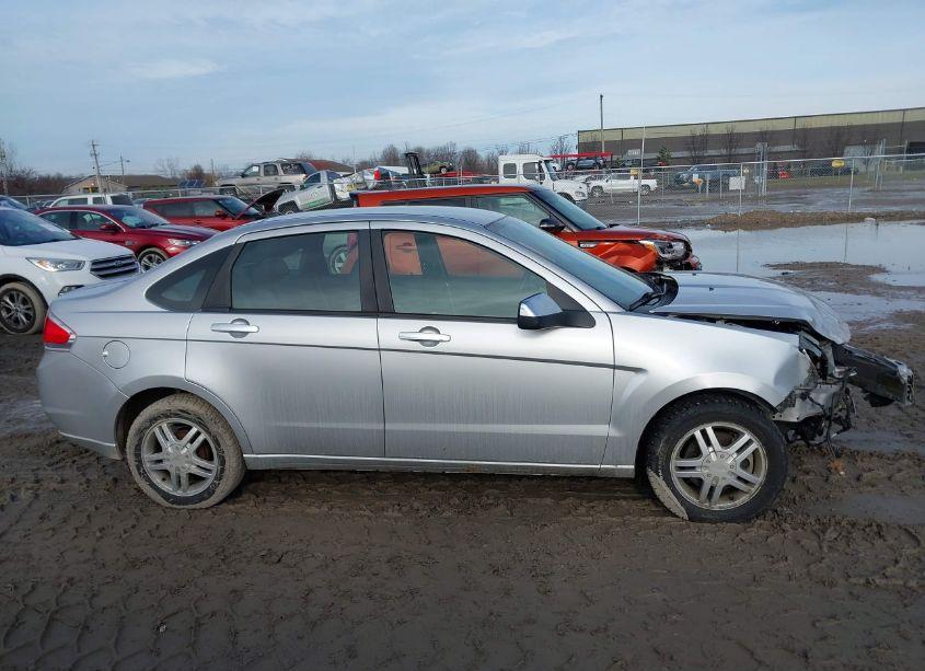 Photo 14 of 2010 Ford Focus SEL (VIN 1FAHP3HN1AW140434)