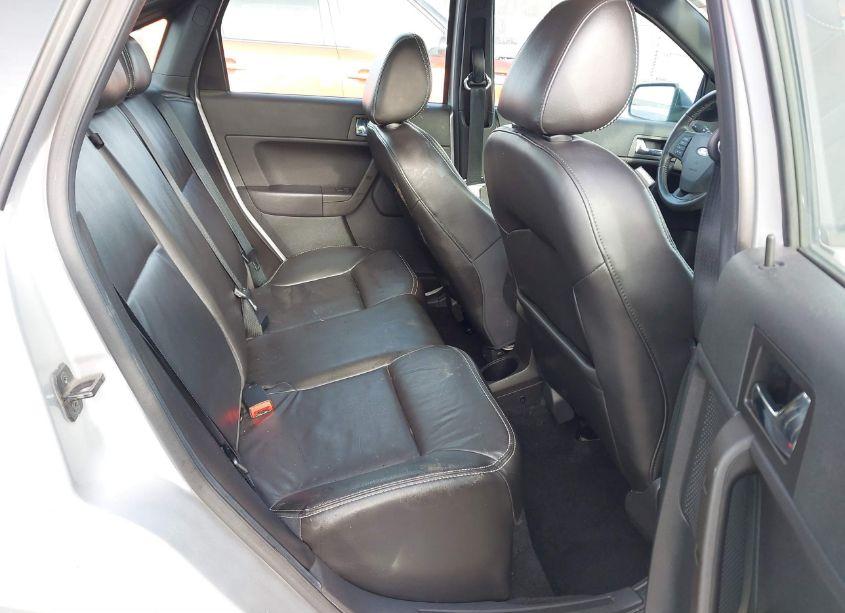 Photo 8 of 2010 Ford Focus SEL (VIN 1FAHP3HN1AW140434)