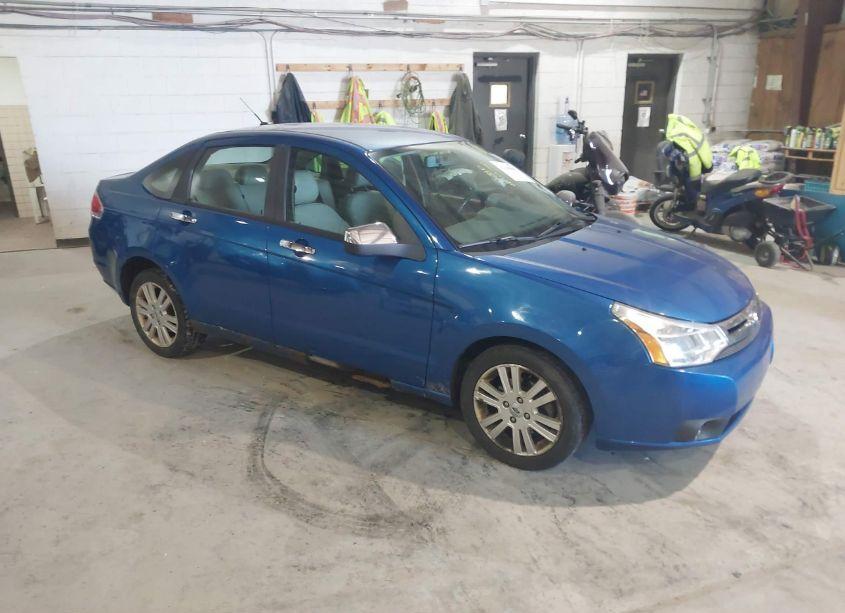 2010 Ford Focus SEL (VIN 1FAHP3HN1AW140787) main photo