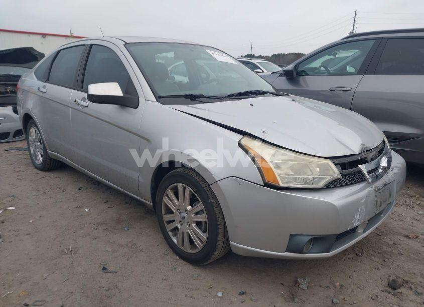 2010 Ford Focus SEL (VIN 1FAHP3HN1AW230327) main photo