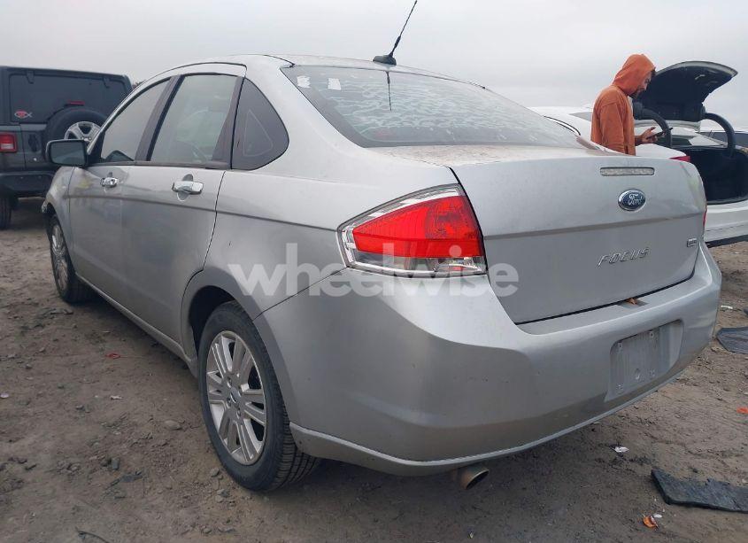 Photo 3 of 2010 Ford Focus SEL (VIN 1FAHP3HN1AW230327)