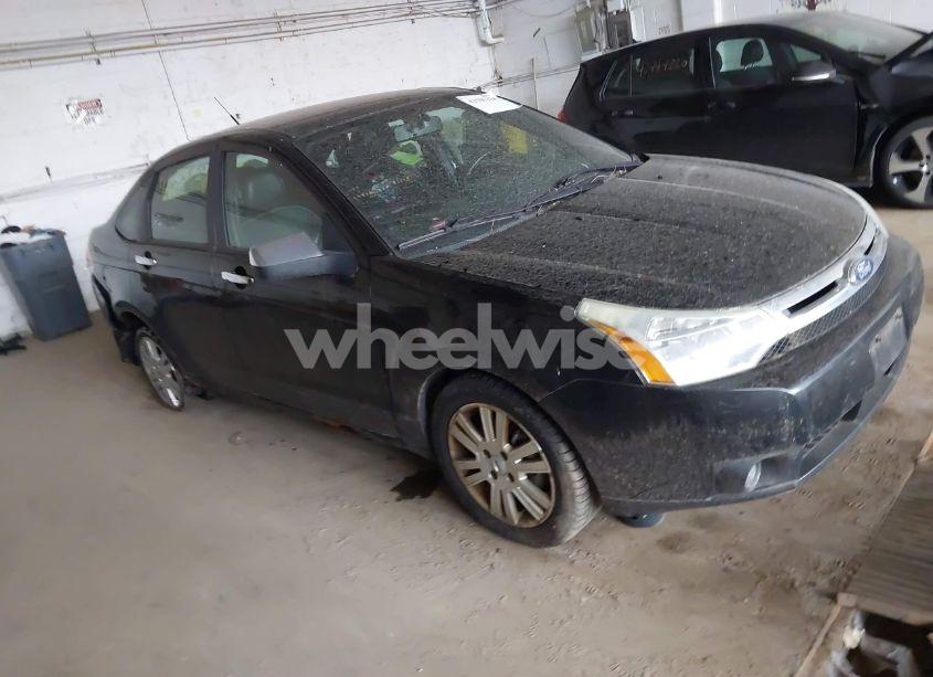 2011 Ford Focus SEL (VIN 1FAHP3HN1BW180515) main photo