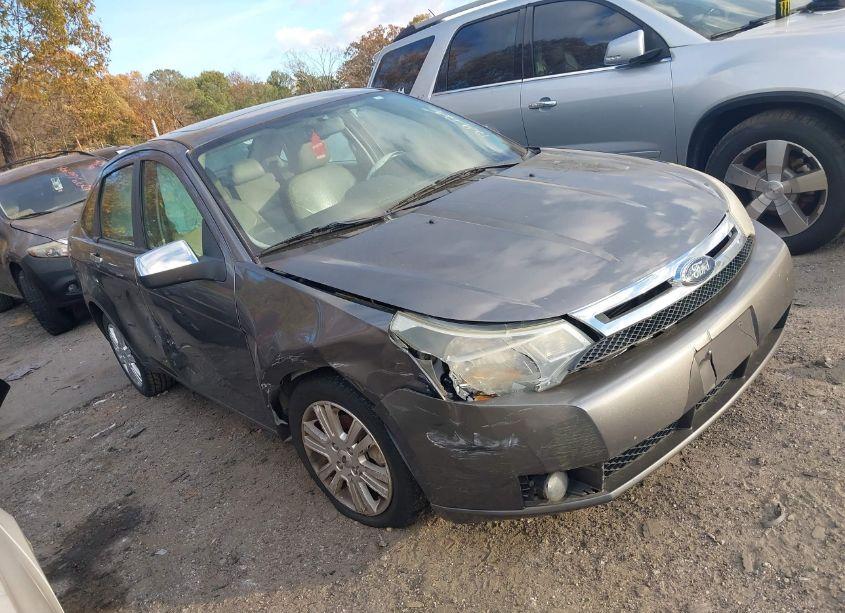 2011 Ford Focus SEL (VIN 1FAHP3HN2BW124129) main photo
