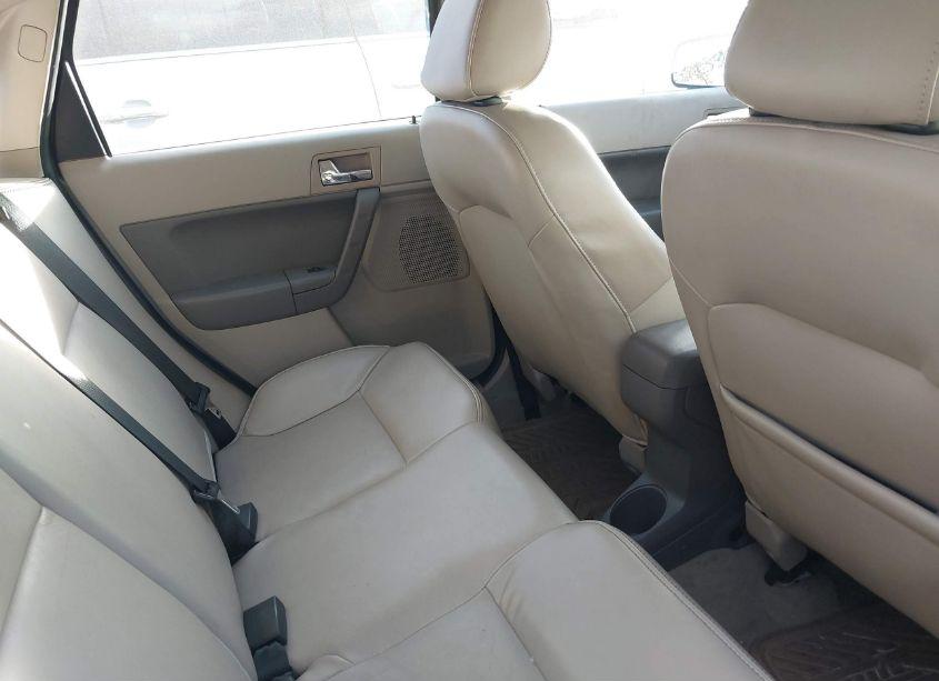 Photo 8 of 2011 Ford Focus SEL (VIN 1FAHP3HN2BW124129)