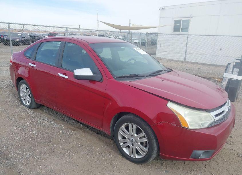 2011 Ford Focus SEL (VIN 1FAHP3HN2BW191040) main photo