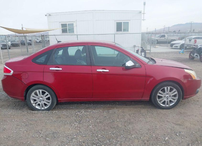 Photo 13 of 2011 Ford Focus SEL (VIN 1FAHP3HN2BW191040)