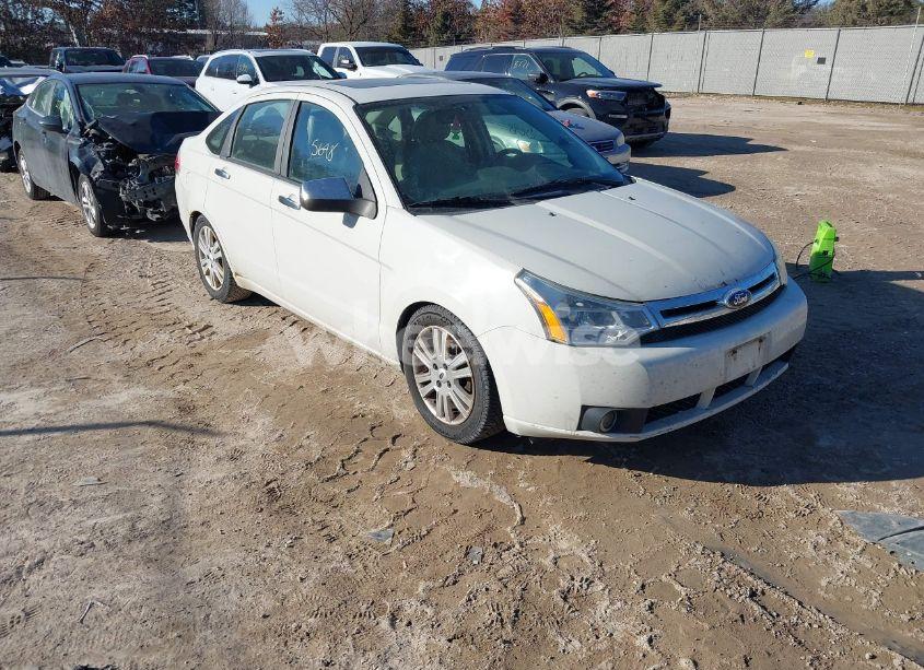 2011 Ford Focus SEL (VIN 1FAHP3HN3BW115861) main photo