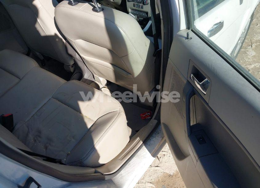 Photo 8 of 2011 Ford Focus SEL (VIN 1FAHP3HN3BW115861)