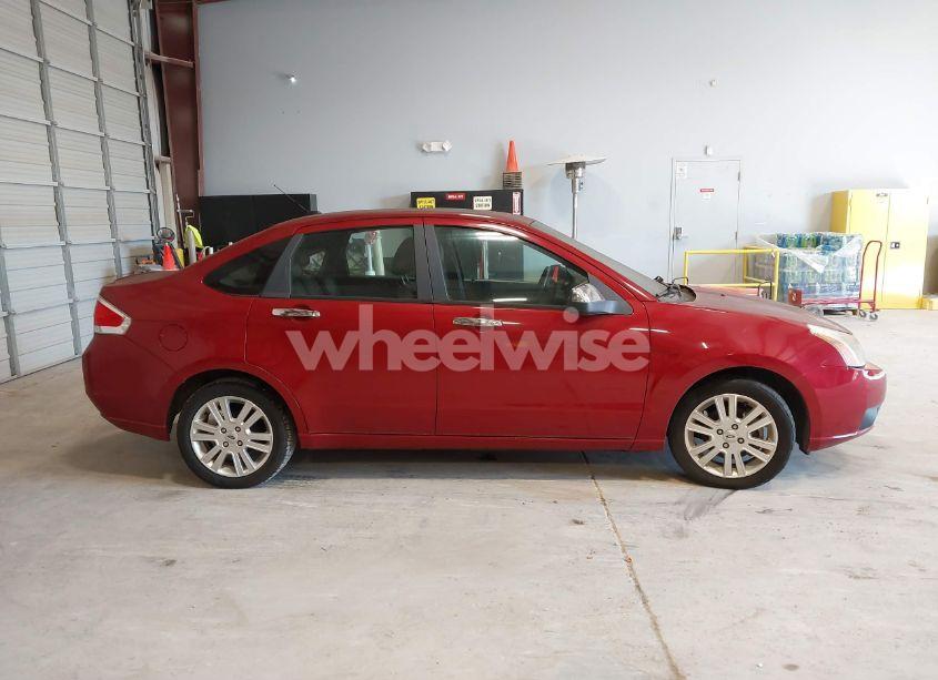 Photo 14 of 2011 Ford Focus SEL (VIN 1FAHP3HN3BW147967)