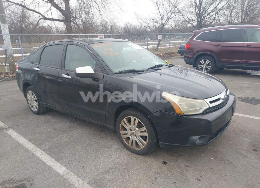 2011 Ford Focus SEL (VIN 1FAHP3HN4BW186566) main photo