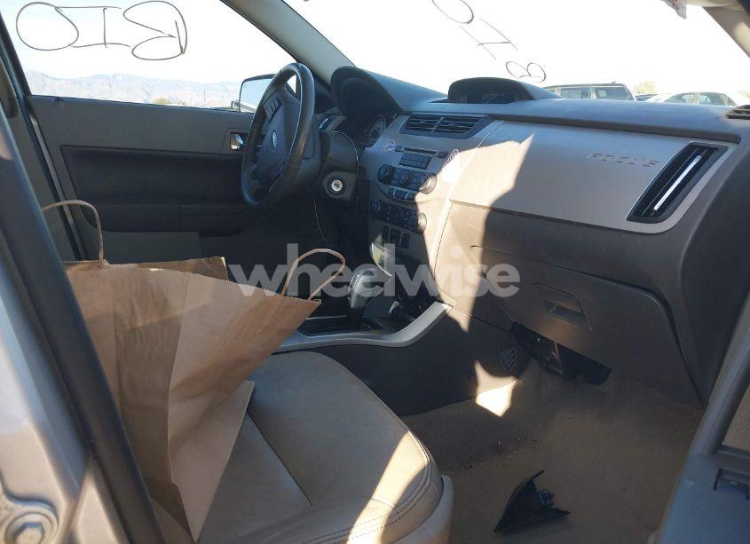 Photo 5 of 2011 Ford Focus SEL (VIN 1FAHP3HN5BW140843)