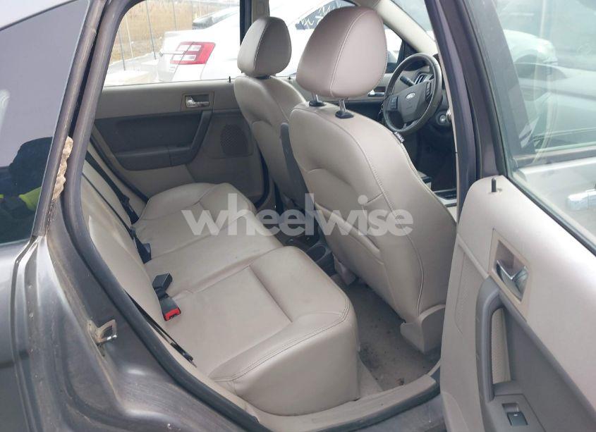 Photo 8 of 2010 Ford Focus SEL (VIN 1FAHP3HN6AW175843)