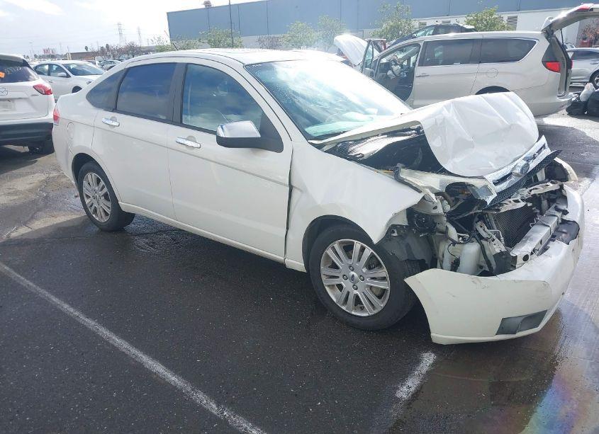 2010 Ford Focus SEL (VIN 1FAHP3HN6AW208601) main photo
