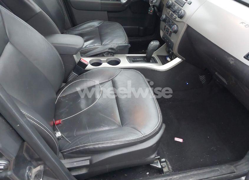 Photo 5 of 2010 Ford Focus SEL (VIN 1FAHP3HN6AW250962)