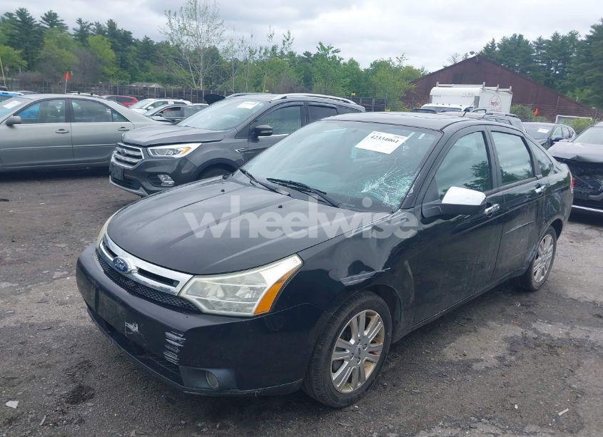 Photo 2 of 2010 Ford Focus SEL (VIN 1FAHP3HN7AW255300)