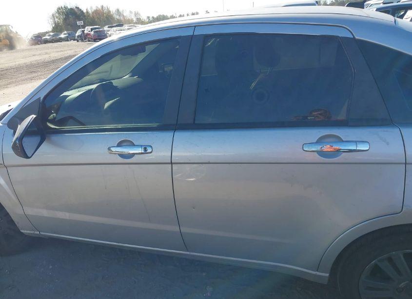 Photo 14 of 2010 Ford Focus SEL (VIN 1FAHP3HN7AW266815)