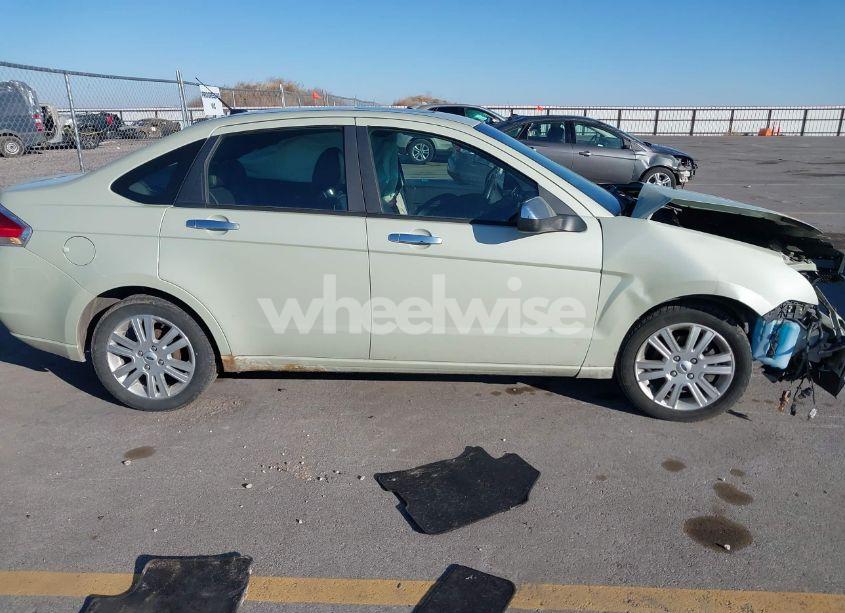 Photo 13 of 2011 Ford Focus SEL (VIN 1FAHP3HN7BW148314)