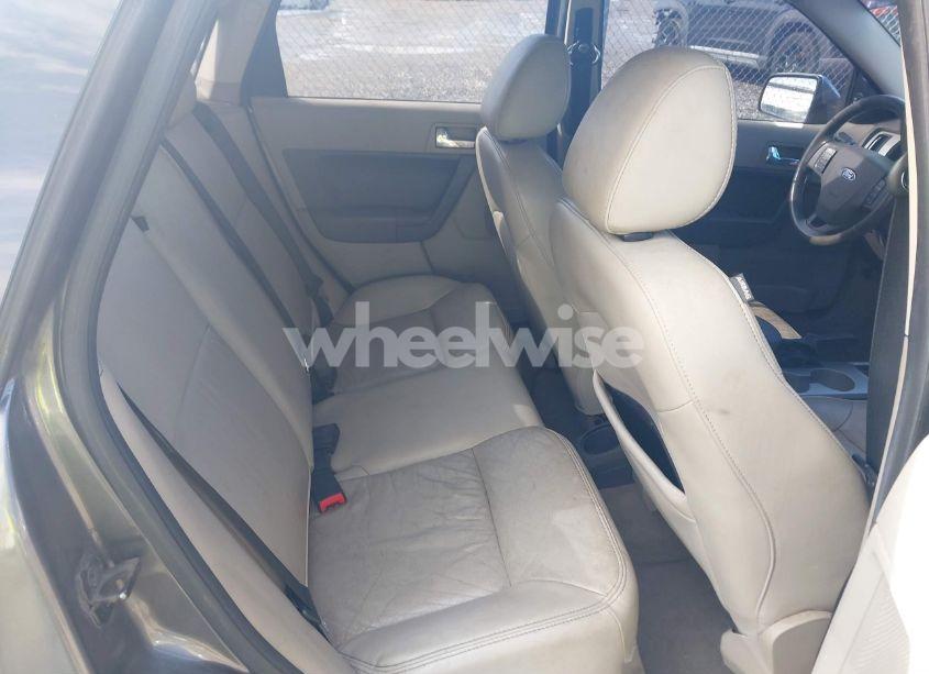 Photo 8 of 2010 Ford Focus SEL (VIN 1FAHP3HN9AW157191)