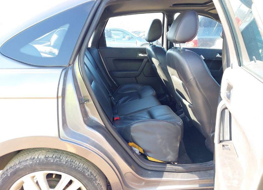 Photo 8 of 2010 Ford Focus SEL (VIN 1FAHP3HN9AW208527)