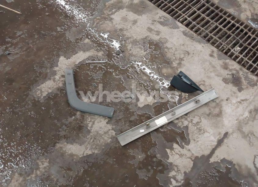 Photo 12 of 2010 Ford Focus SEL (VIN 1FAHP3HN9AW262037)