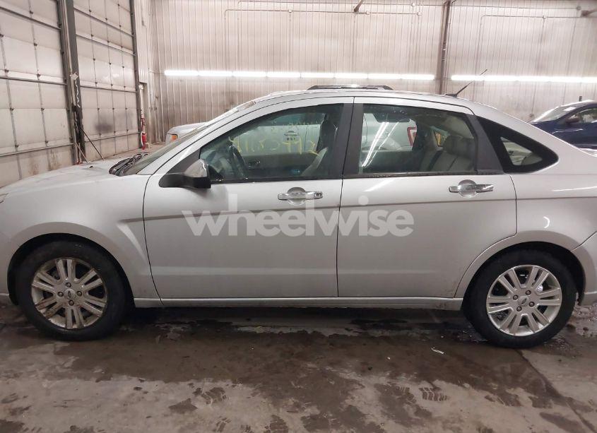 Photo 15 of 2010 Ford Focus SEL (VIN 1FAHP3HN9AW262037)