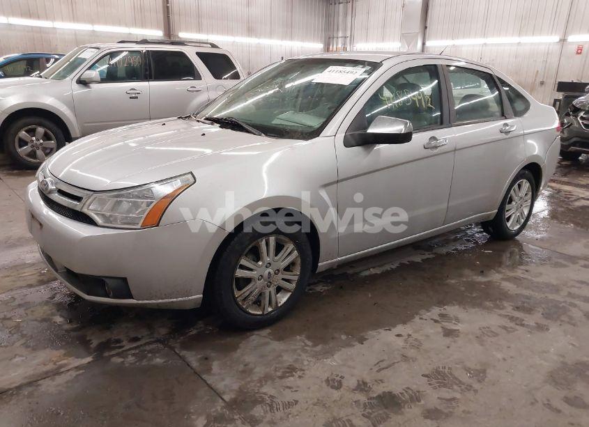 Photo 2 of 2010 Ford Focus SEL (VIN 1FAHP3HN9AW262037)