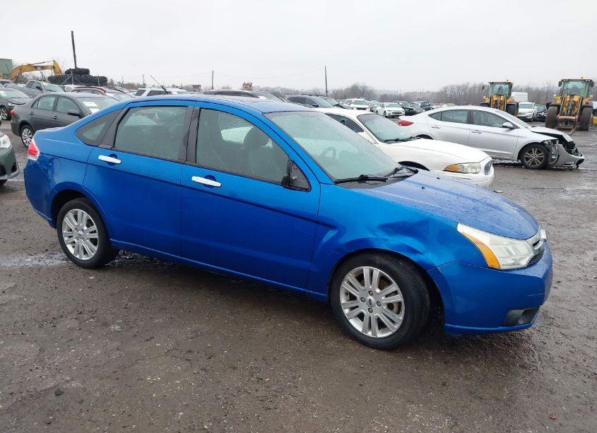 2011 Ford Focus SEL (VIN 1FAHP3HN9BW104945) main photo