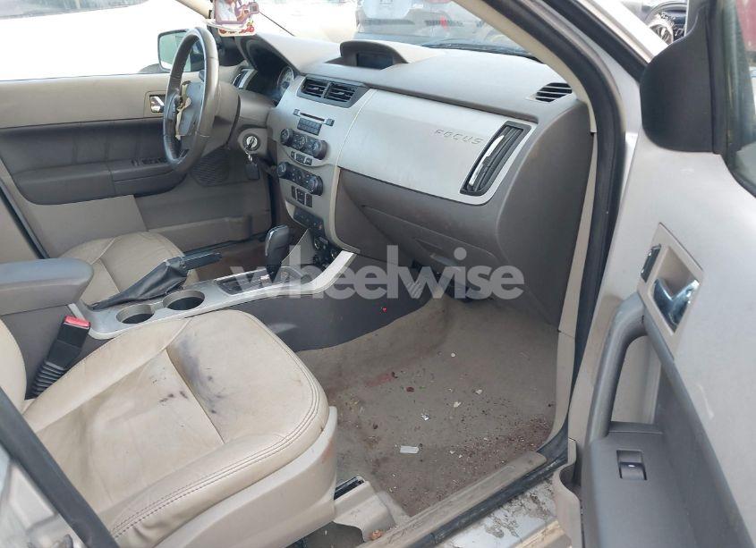 Photo 5 of 2011 Ford Focus SEL (VIN 1FAHP3HN9BW141722)