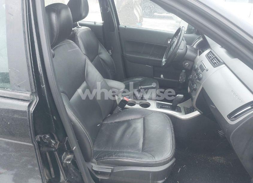 Photo 5 of 2011 Ford Focus SEL (VIN 1FAHP3HN9BW164109)