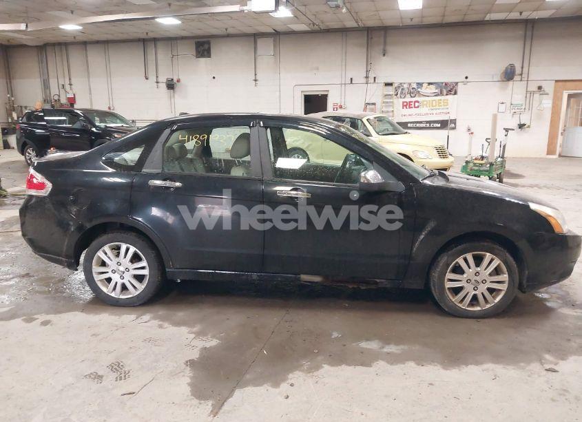 Photo 14 of 2010 Ford Focus SEL (VIN 1FAHP3HNXAW118514)