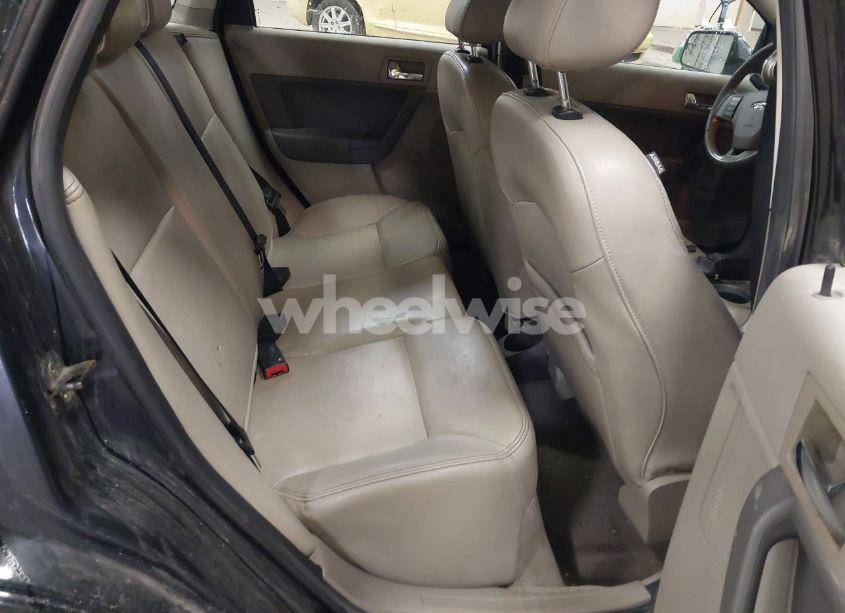 Photo 8 of 2010 Ford Focus SEL (VIN 1FAHP3HNXAW118514)