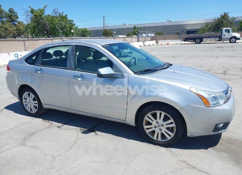2010 Ford Focus SEL (VIN 1FAHP3HNXAW155384) main photo