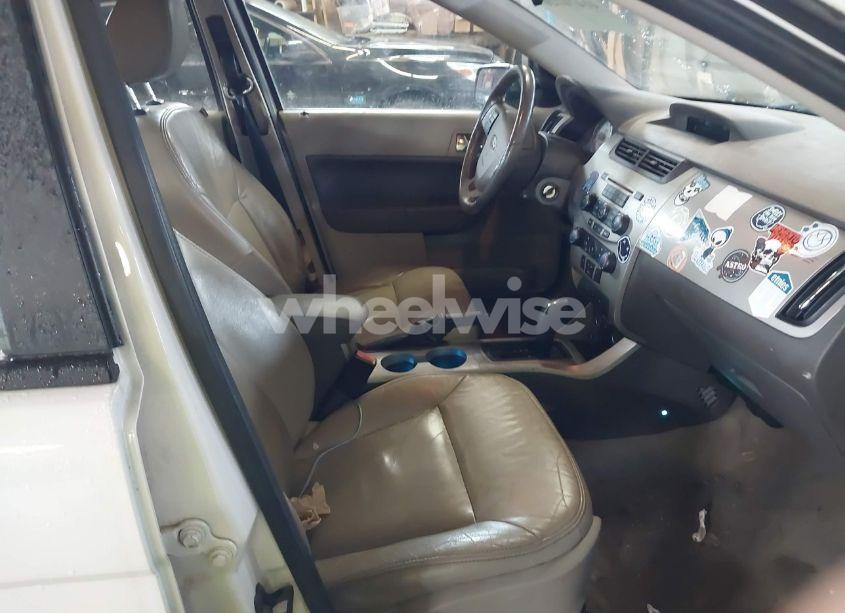 Photo 5 of 2010 Ford Focus SEL (VIN 1FAHP3HNXAW208228)