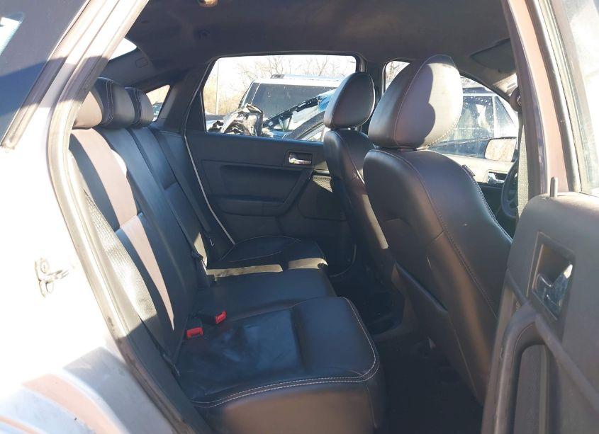 Photo 8 of 2011 Ford Focus SEL (VIN 1FAHP3HNXBW117364)