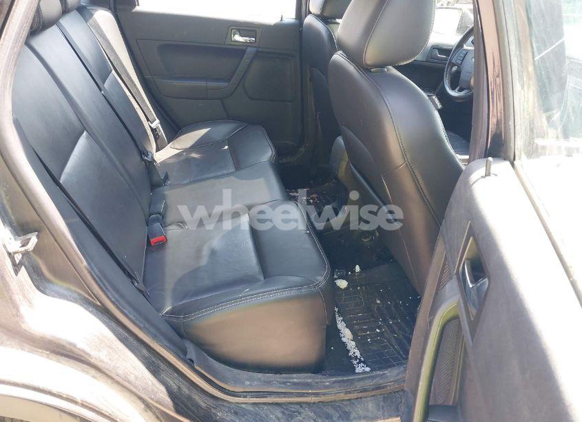 Photo 8 of 2011 Ford Focus SEL (VIN 1FAHP3HNXBW182781)