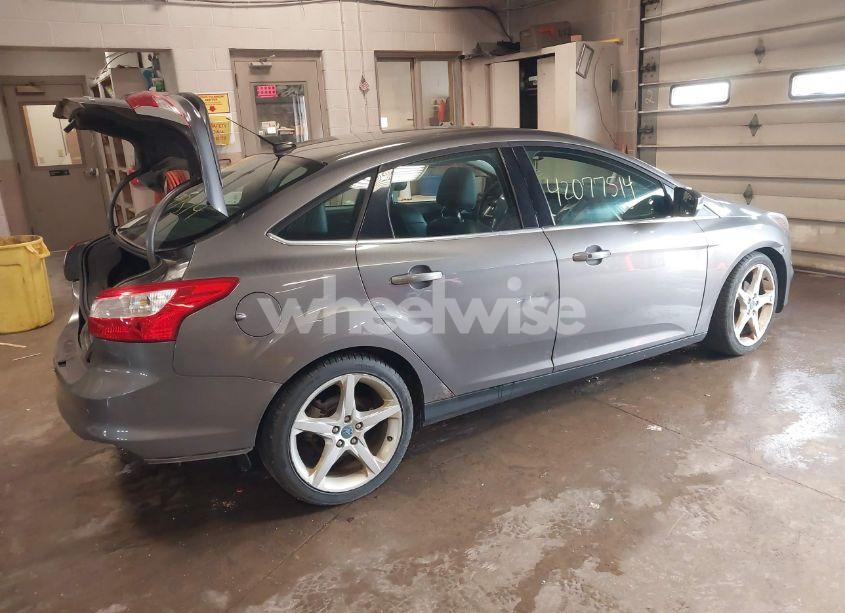 Photo 4 of 2012 Ford Focus TITANIUM (VIN 1FAHP3J20CL234745)