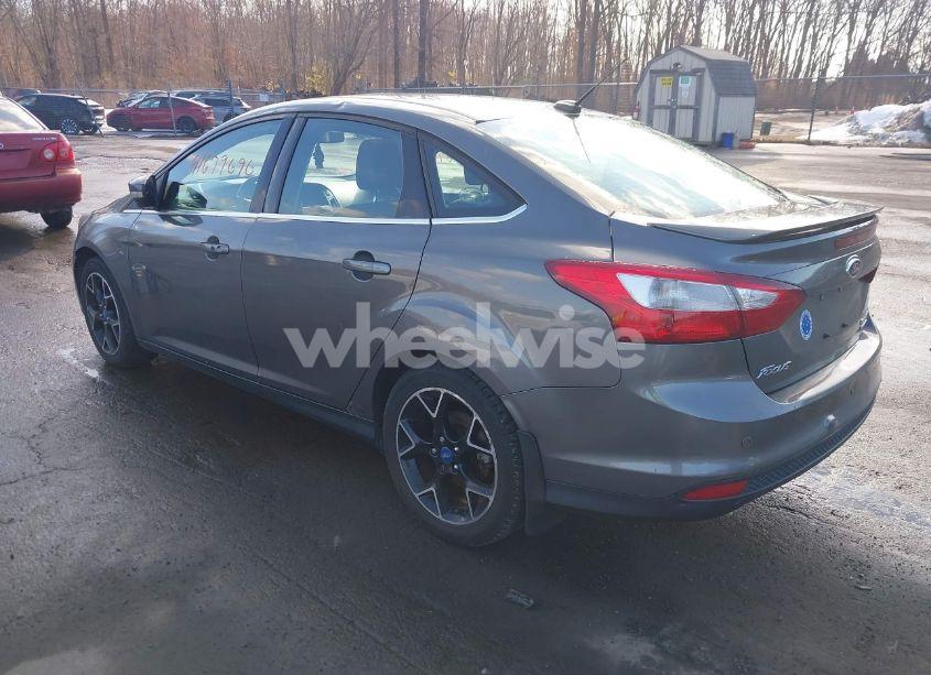 Photo 3 of 2012 Ford Focus TITANIUM (VIN 1FAHP3J20CL286666)