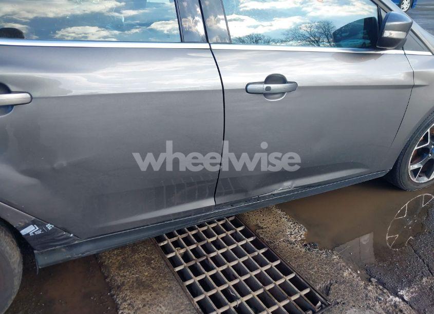 Photo 6 of 2012 Ford Focus TITANIUM (VIN 1FAHP3J20CL286666)