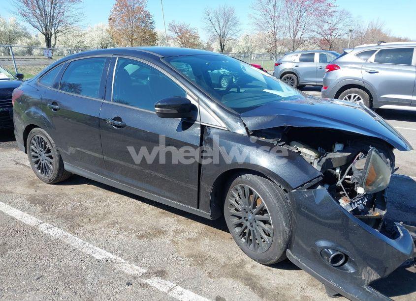 2012 Ford Focus TITANIUM (VIN 1FAHP3J20CL480016) main photo