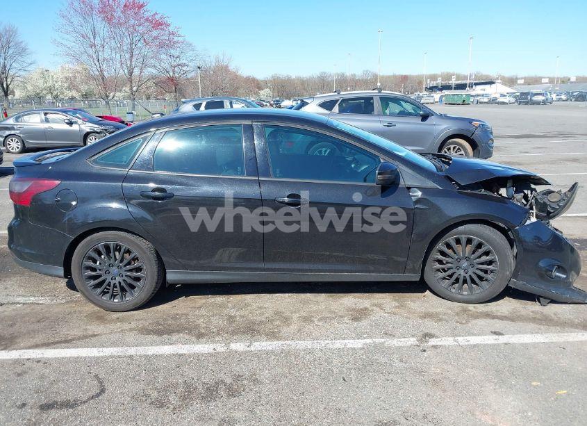 Photo 12 of 2012 Ford Focus TITANIUM (VIN 1FAHP3J20CL480016)
