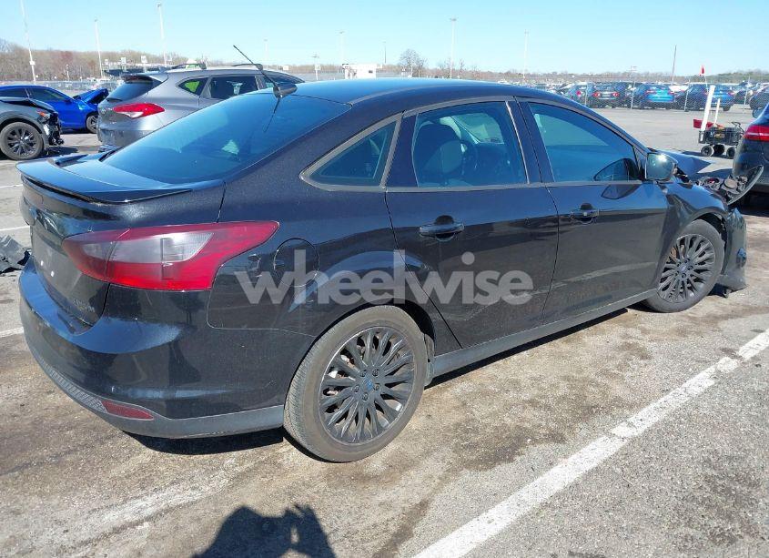 Photo 4 of 2012 Ford Focus TITANIUM (VIN 1FAHP3J20CL480016)