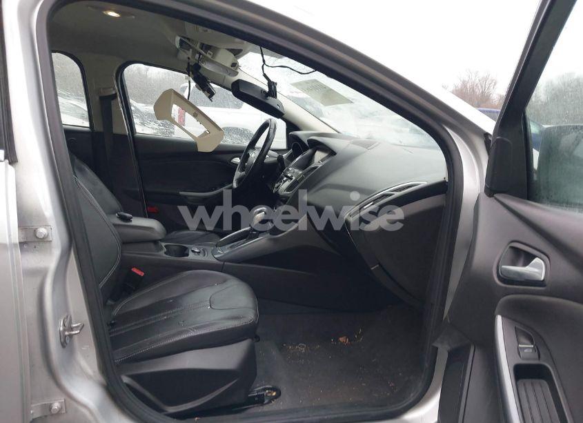 Photo 5 of 2012 Ford Focus TITANIUM (VIN 1FAHP3J21CL145346)